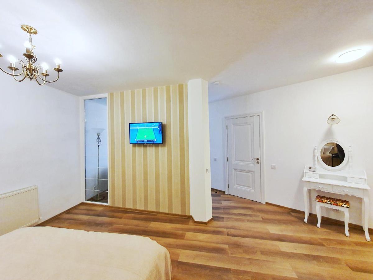Tourist B&C Hotel Curtea De Arges Exterior photo