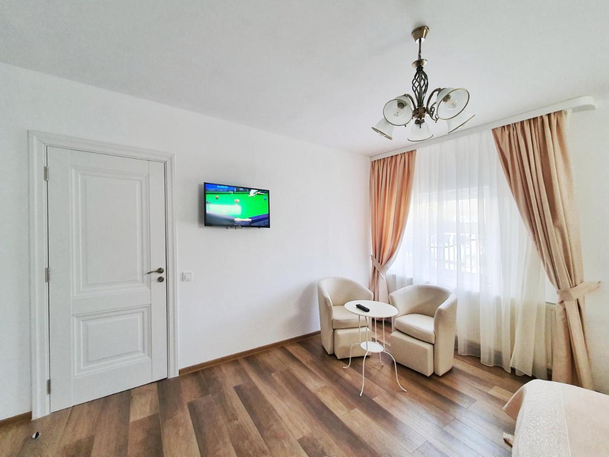 Tourist B&C Hotel Curtea De Arges Exterior photo